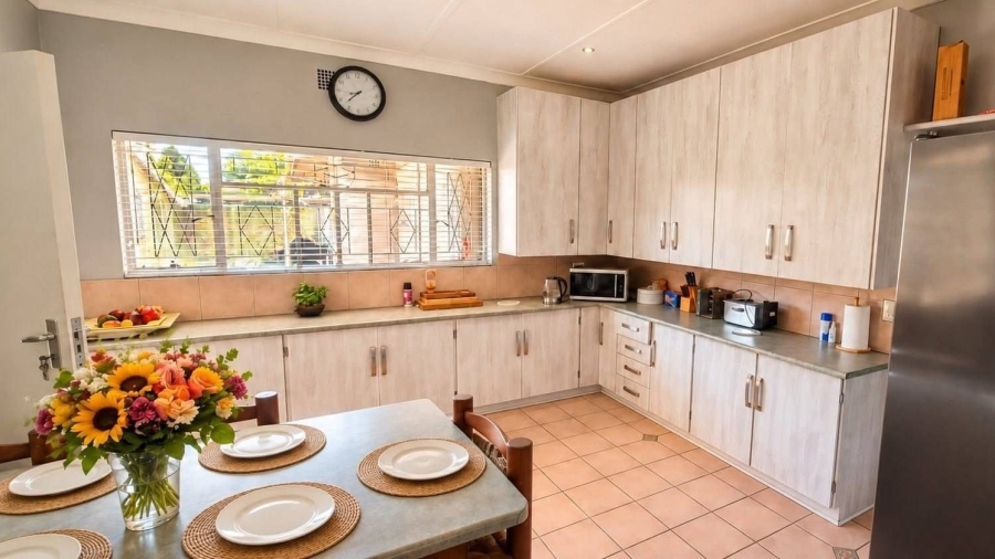 4 Bedroom Property for Sale in Flimieda North West